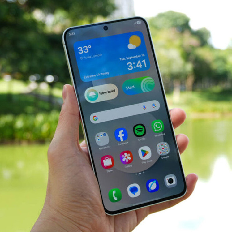 گوشی موبایل سامسونگ مدل Galaxy S25 FE دو سیم کارت ظرفیت 256 گیگابایت و رم 8 گیگابایت - ویتنام - به همراه شارژر 45 وات سامسونگ و کابل شارژ USB-C به طول 1.8 متر