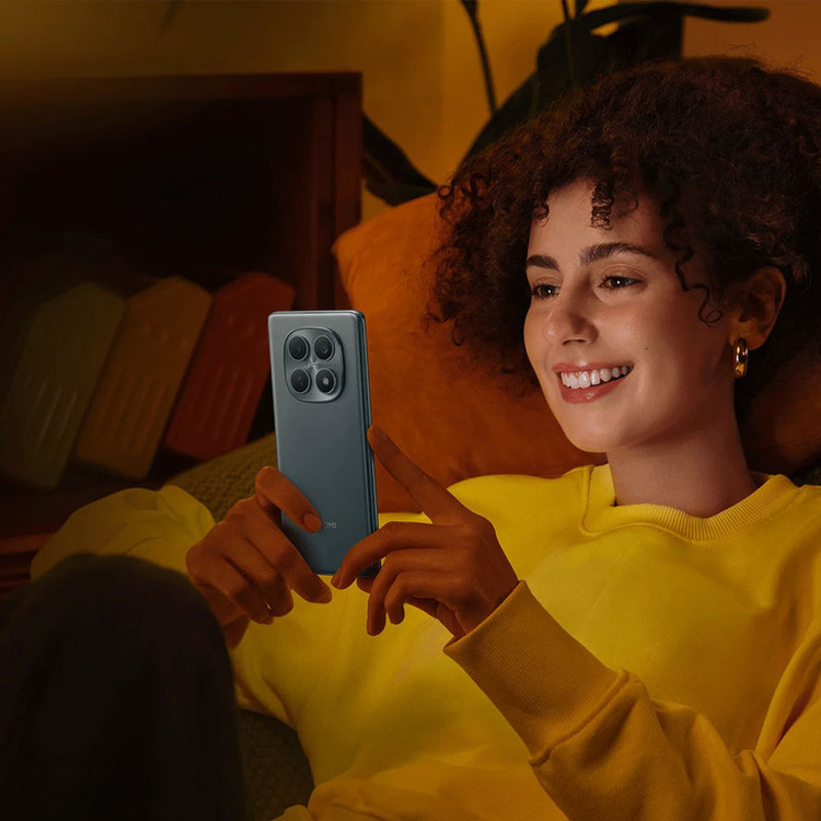 گوشی موبایل شیائومی مدل Redmi Note 15 4G دو سیم کارت ظرفیت 256 گیگابایت و رم 8 گیگابایت - به همراه 2 عدد کاور و 2 عدد محافظ صفحه نمایش