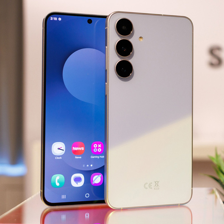 گوشی موبایل سامسونگ مدل Galaxy S25 FE دو سیم کارت ظرفیت 256 گیگابایت و رم 8 گیگابایت - ویتنام - به همراه شارژر 45 وات سامسونگ، 2 عدد قاب و 1 عدد محافظ صفحه نمایش