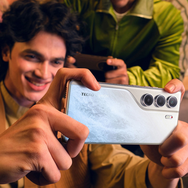 گوشی موبایل تکنو مدل Camon 40 دو سیم کارت ظرفیت 256 گیگابایت و رم 8 گیگابایت