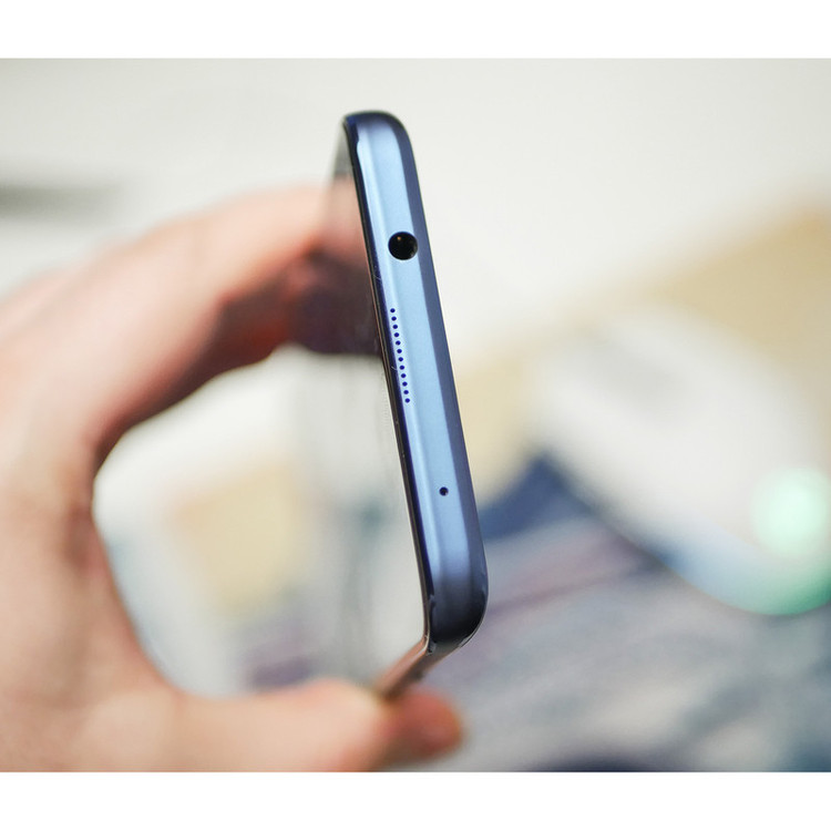 گوشی موبایل هوآوی مدل nova 8i دو سیم کارت ظرفیت 128 گیگابایت و رم 8 گیگابایت به همراه مچبند هوشمند هوآوی مدل Band 6