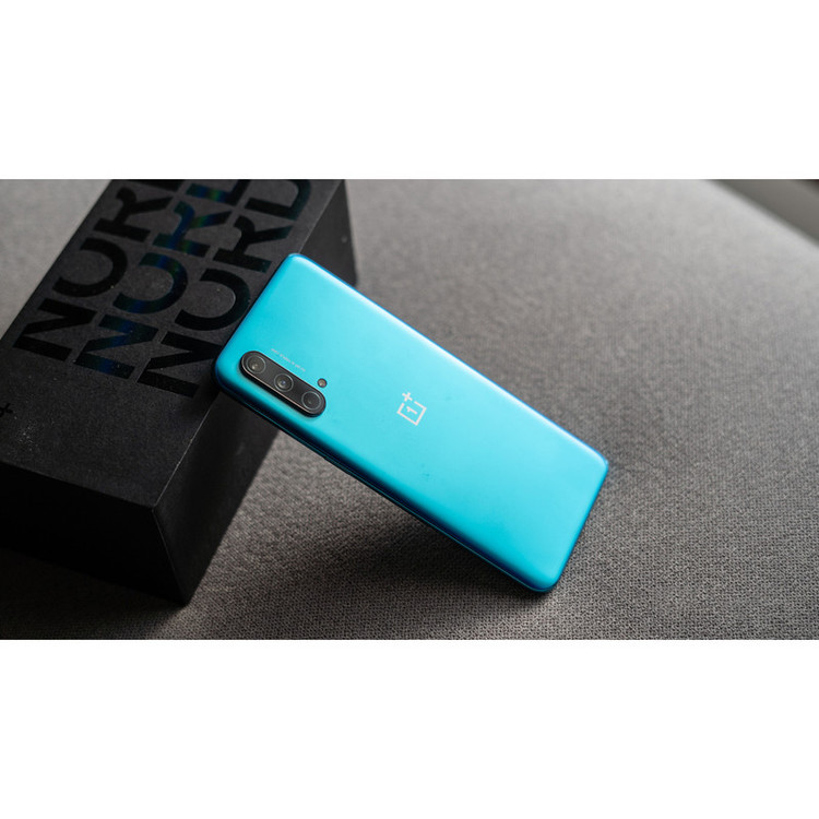 گوشی موبایل وان پلاس مدل Nord CE 5G EB2103 دو سیم کارت ظرفیت 256 گیگابایت و رم 12 گیگابایت
